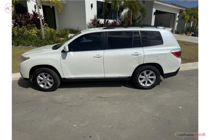 2013 Toyota Highlander SE Se Vende