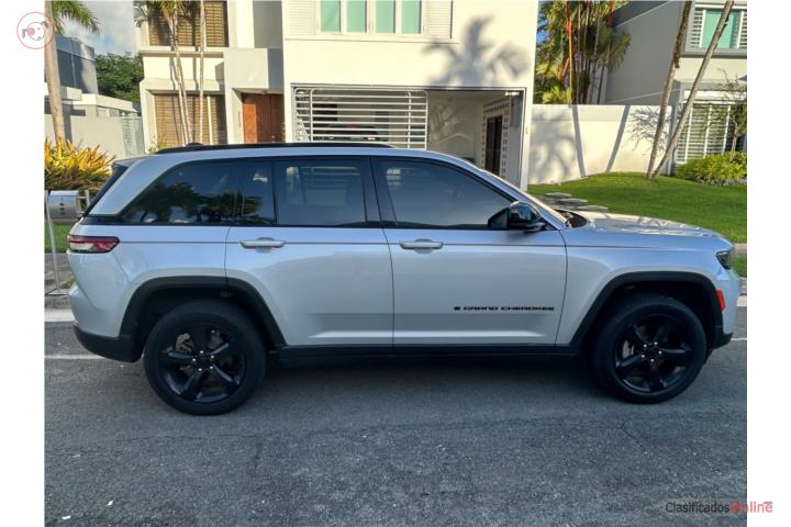 2022 Jeep Grand Cherokee $24,500. 56,000 mile