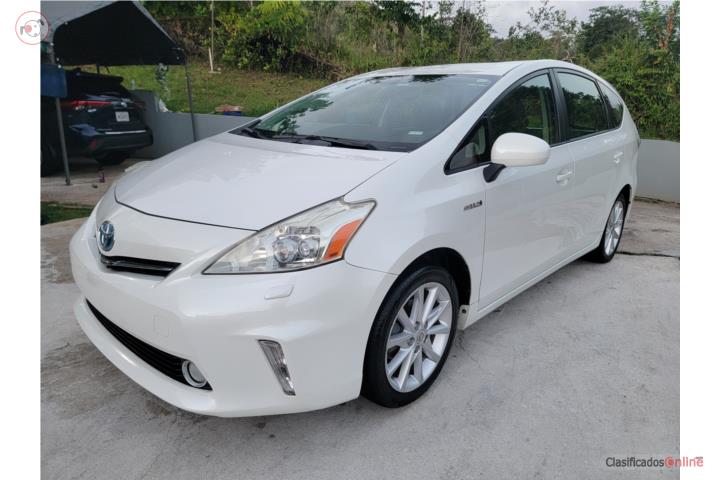 PRIUS V BIEN NUEVA $8,900