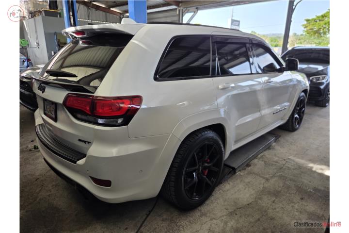 Cherokee SRT