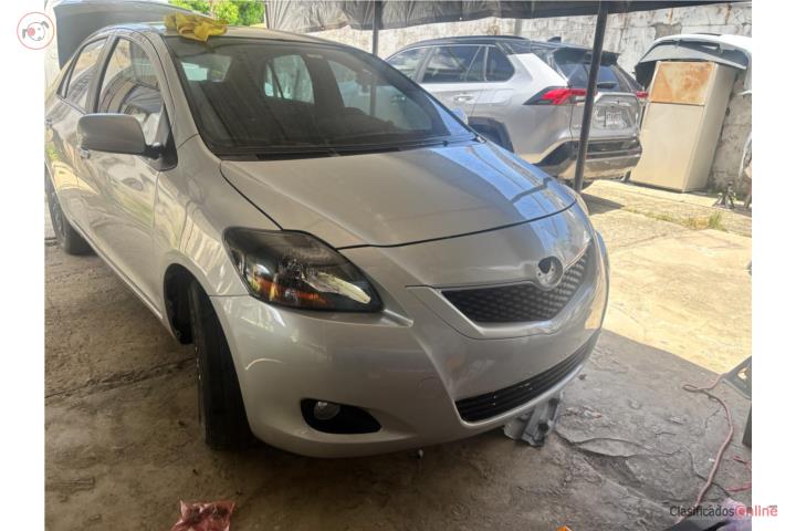 Toyota Yaris 2008 STD se vende o cambia