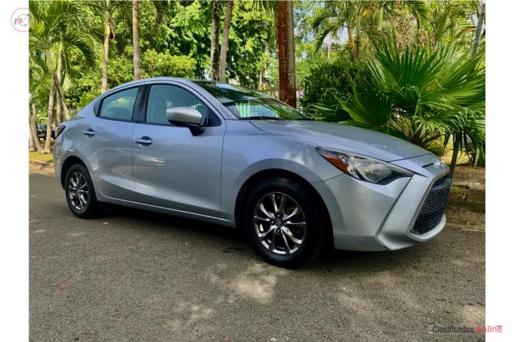 Toyota Yaris LE 2019 automático aire marbete