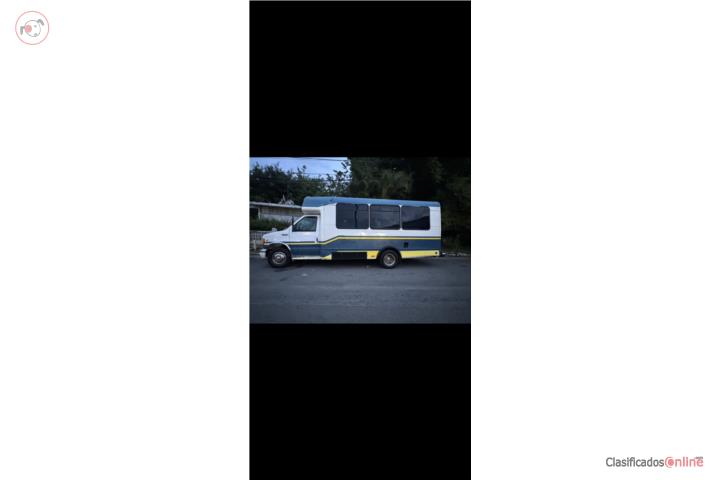 FORD 2002 E450 pasajeros