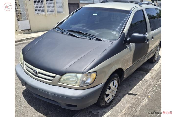 Toyota Sienna 2002