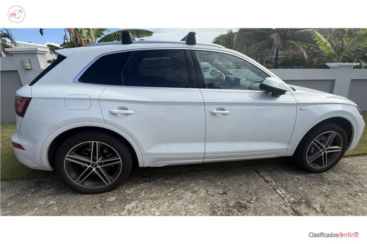 Audi Q5 2021 Plug In Hybrid 70k mi, no debe
