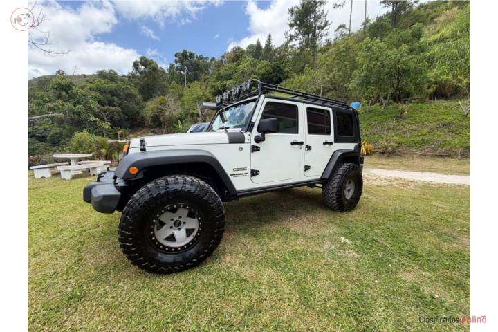 2010 Jeep Wrangler Unlimited y Muchos EXTRAS