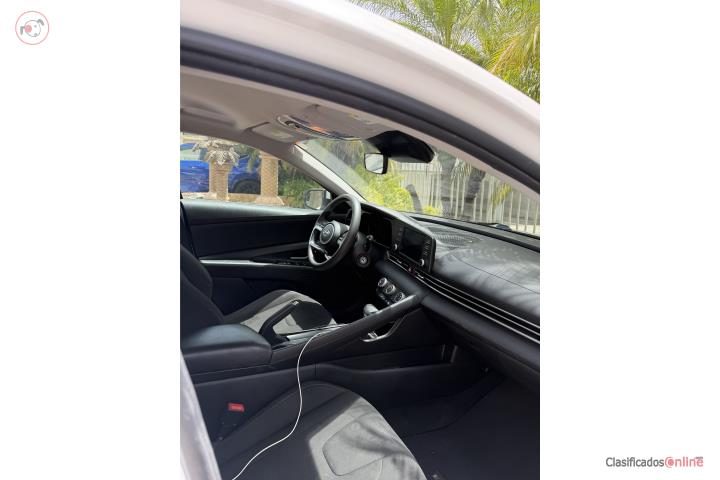Hyundai Elantra SE 2021 - $13,400 - 70k milla