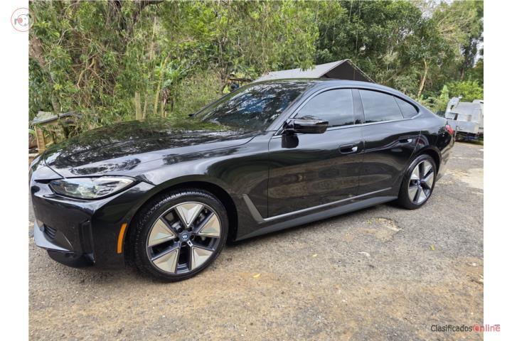 BMW i4 E35 como nuevo 12,500 millas corridas