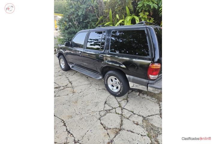 Se vende Ford Explorer 1999