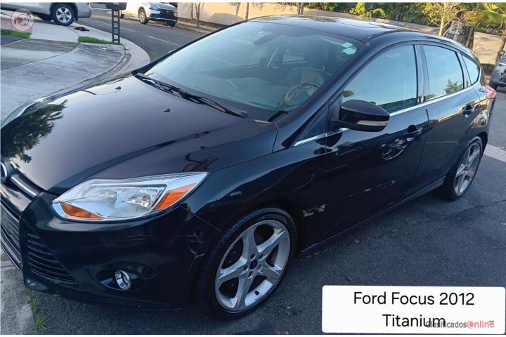 Ford Focus Titanium 2012 Hatchback-4200
