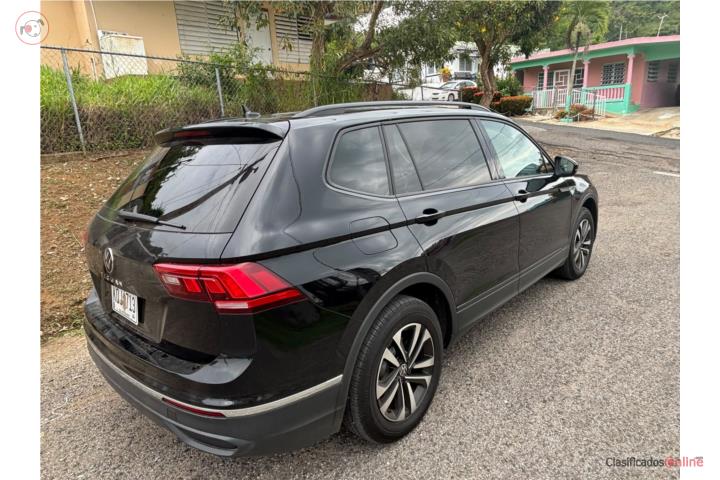 Volkswagen Tiguan S 2024. 11,200 millas.