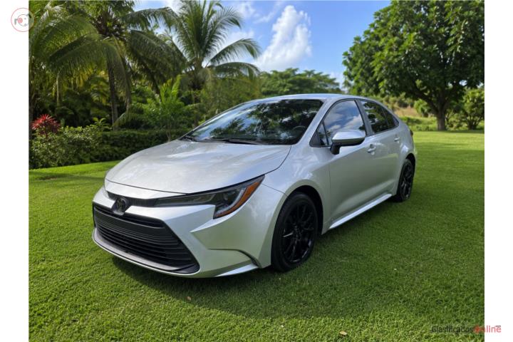 Toyota 2023 solo 7500 millas