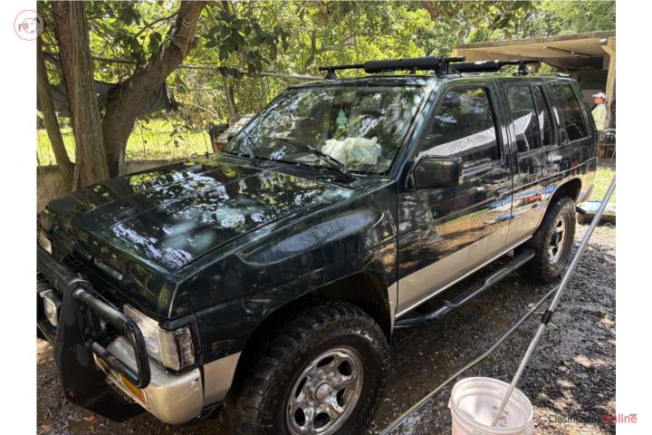 Nissan Pathfinder 1995