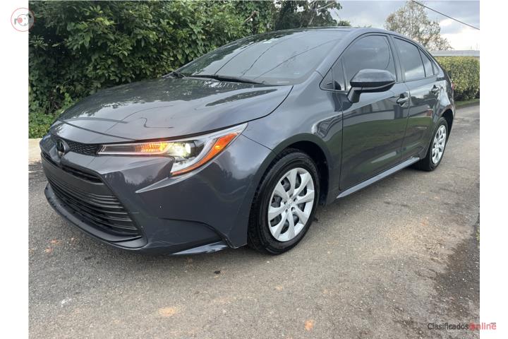 Corolla 2023 8300 millas un solo dueño
