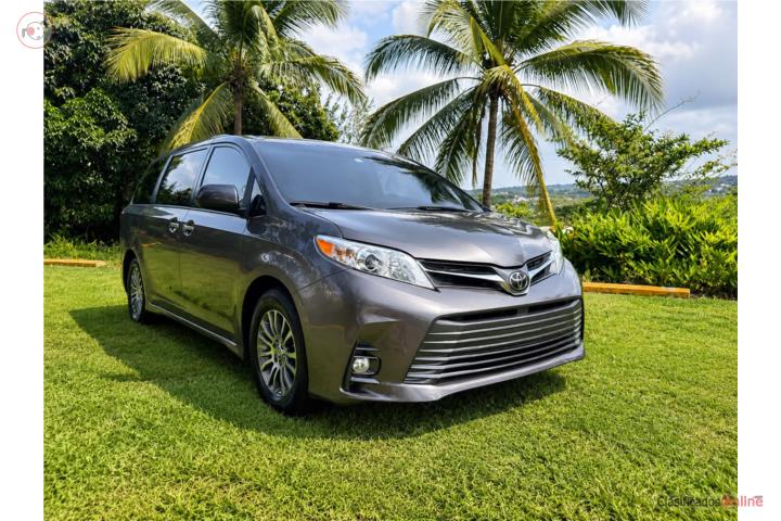 TOYOTA SIENNA 2018 TODO AL DIA