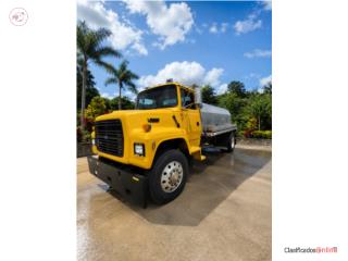 Cami�n de agua potable, Equipo Construccion Puerto Rico