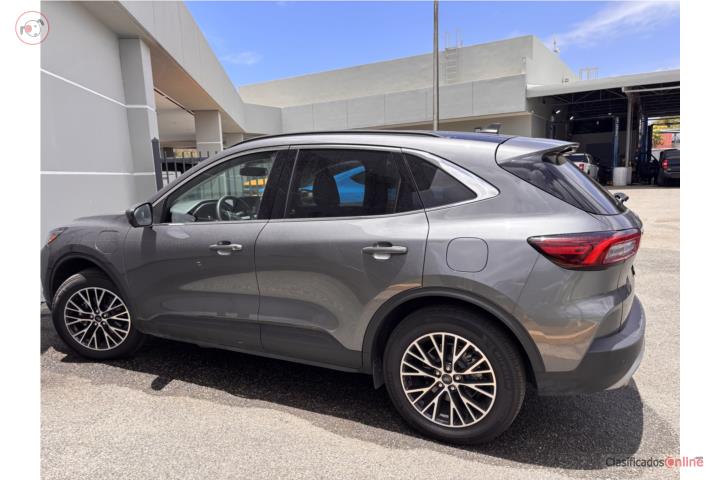 Escape 2025 Hybrid Plug In