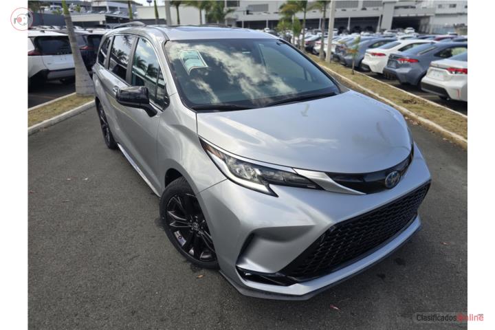 Sienna XSE con 30k millas $46995