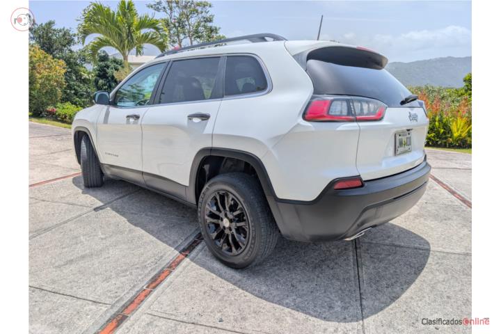 2022 Jeep Cherokee $17,800 OMO por dueño