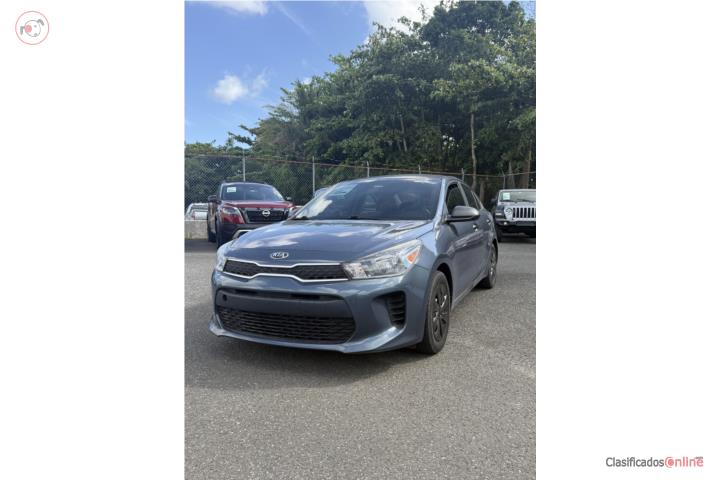 Kia Rio 2018 Standard | 64,000 millas