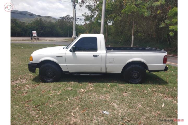Ford Ranger 2004 con motor 4 cilindros 2.3