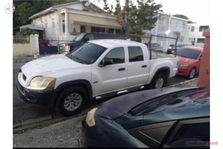 Se Vende Guagua Mitsubishi Raider 2006