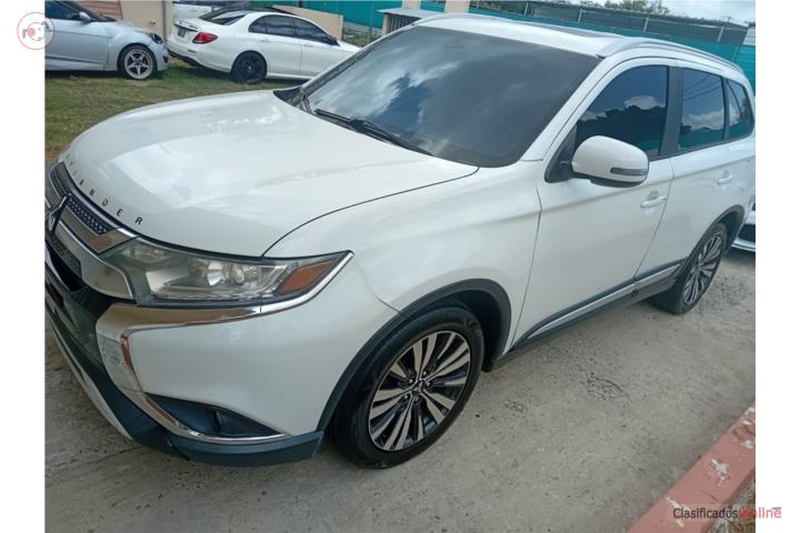 MITSUBISHI OUTLADER SE CON 80 MIL MILLAS