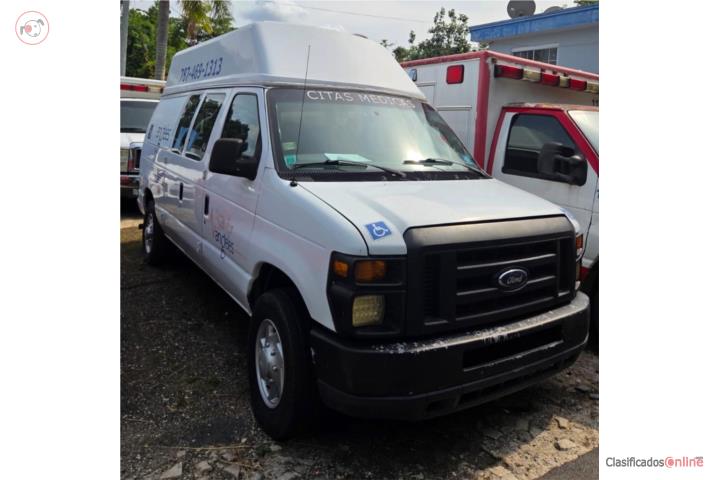 Ford E-250 2010 con rampa para impedidos