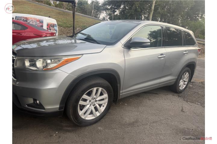 Toyota Highlander LE 2015
