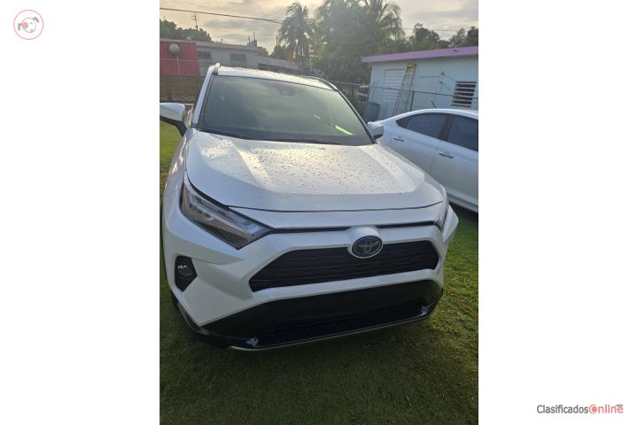 2023 RAV4 SE Sunroof 30000 millas