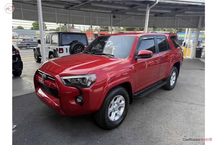 Toyota 4Runner SR5 2024