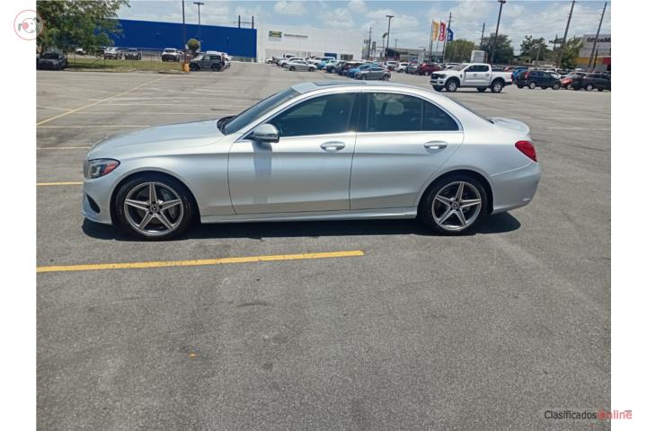 MERCEDES BENZ C 300 AMG PACKAGE CON 40 MIL MI