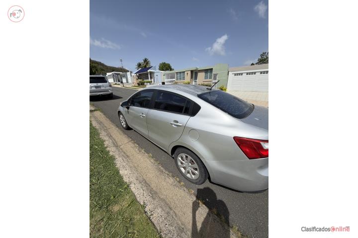 Kia Rio 2013  Solo 64,500 millas