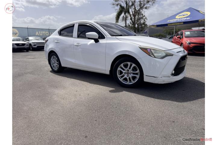 TOYOTA YARIS 2017