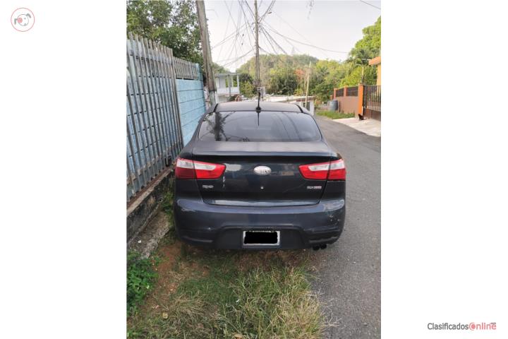Kia Rio 2013  $1,300 omo