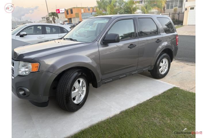 Ford escape 2011-90,000millas, como nuevo,