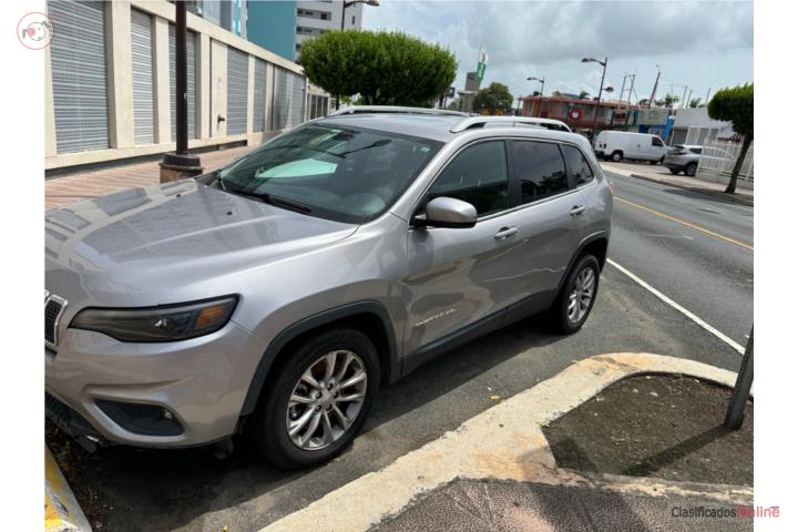 2019 Jeep Cherokee  Automatic  69,000 Miles