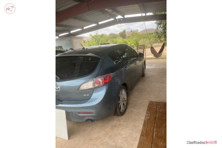 Se vende guagua Mazda aut 2010 4 cilindro