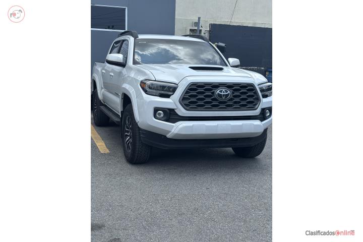 Toyota Tacoma 2022 42,000 millas