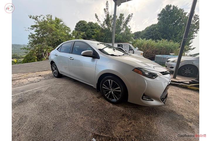 Toyota Corolla LE 2018 Como nuevo