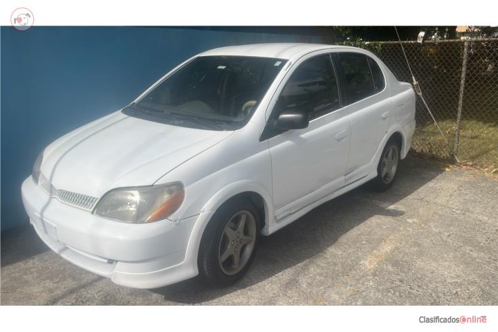 Toyota Echo 4 puertas automático
