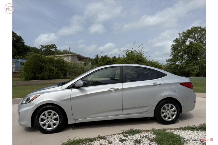 Hyundai Accent automático full labels