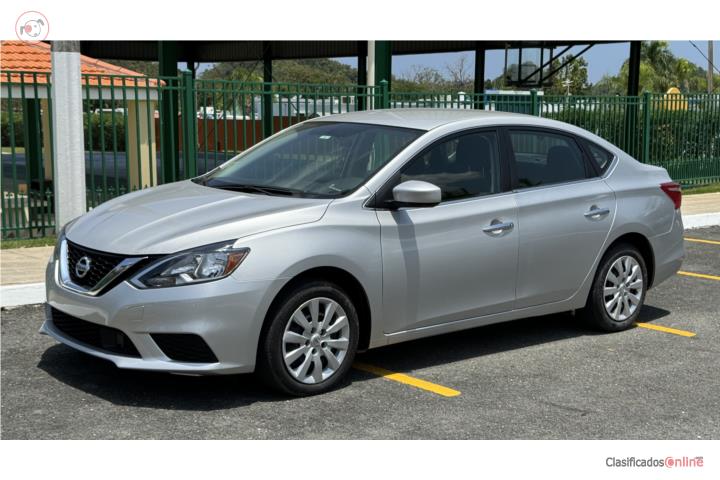 Nissan Sentra 2019 Con Menos de 10,000 Millas