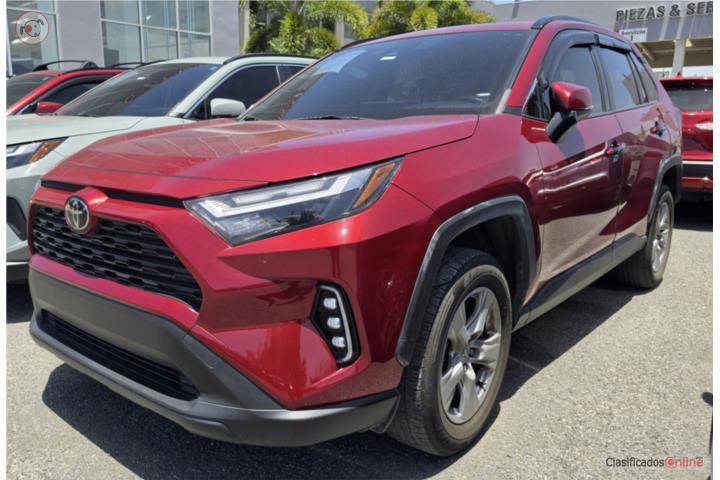 Toyota RAV4 XLE 2024