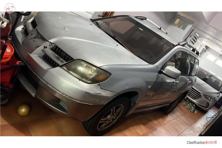 Mitsubishi outlander 2005