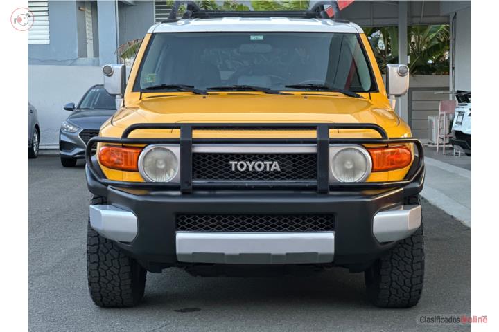 FJ Toyota bien nueva de dealer