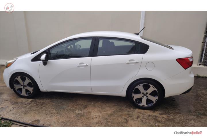 kia rio 4 puertas