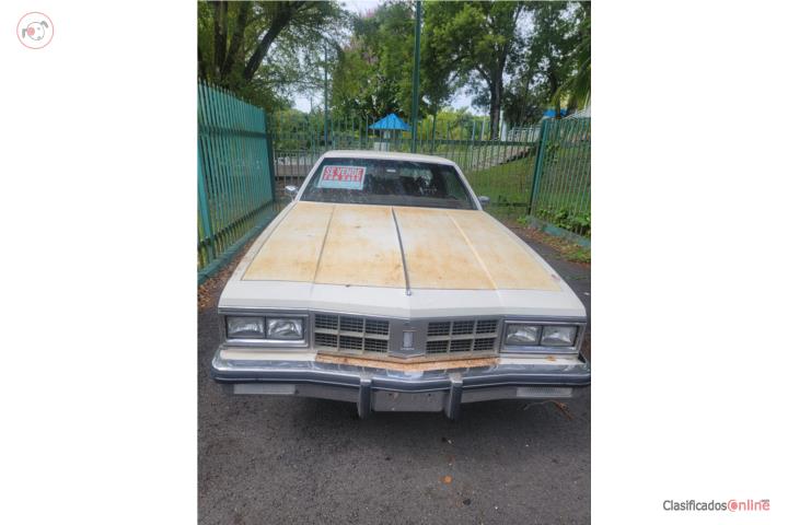 Se vende carro clásico de 2 puertas