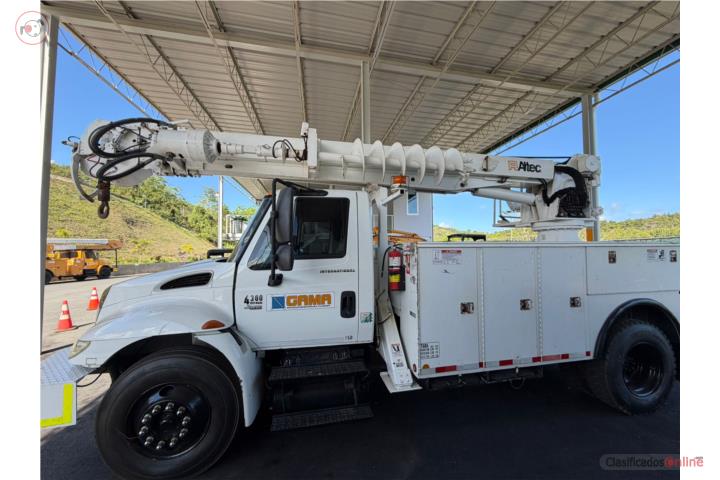 International 4300 Barreno/Grua 2005
