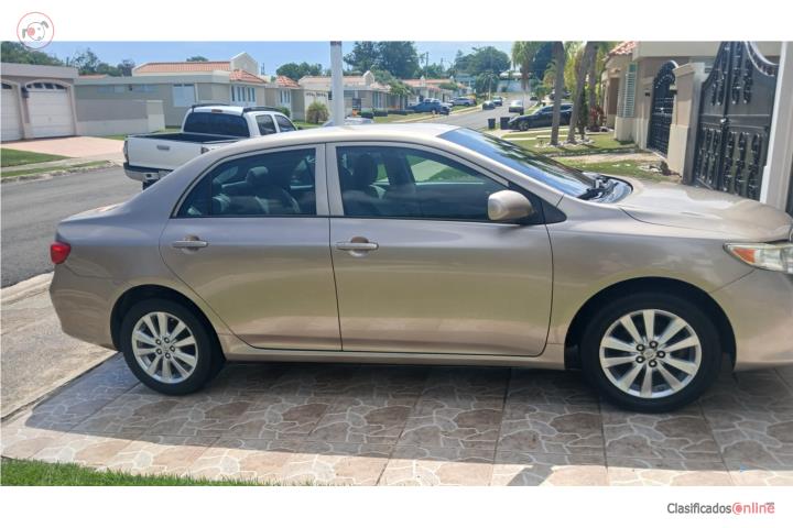 Corolla LE 2009, 79000 millas